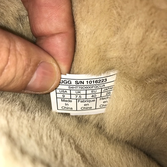 Women’s Ugg Boots Size 9 - Picture 6 of 7